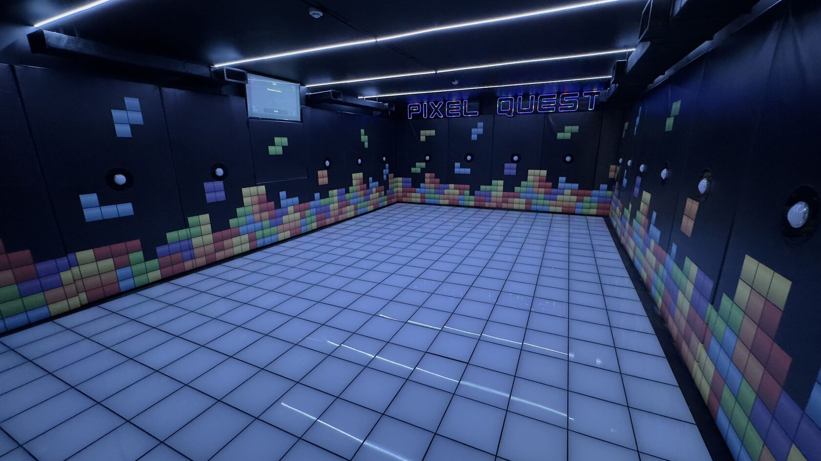 Pixel Quest на Луначарского